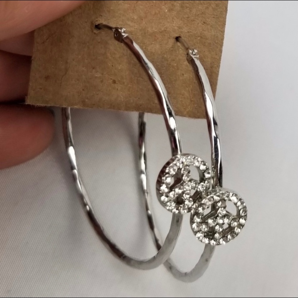 ✨ ☮️Silver Peace sign ☮️✨ sparkle earrings